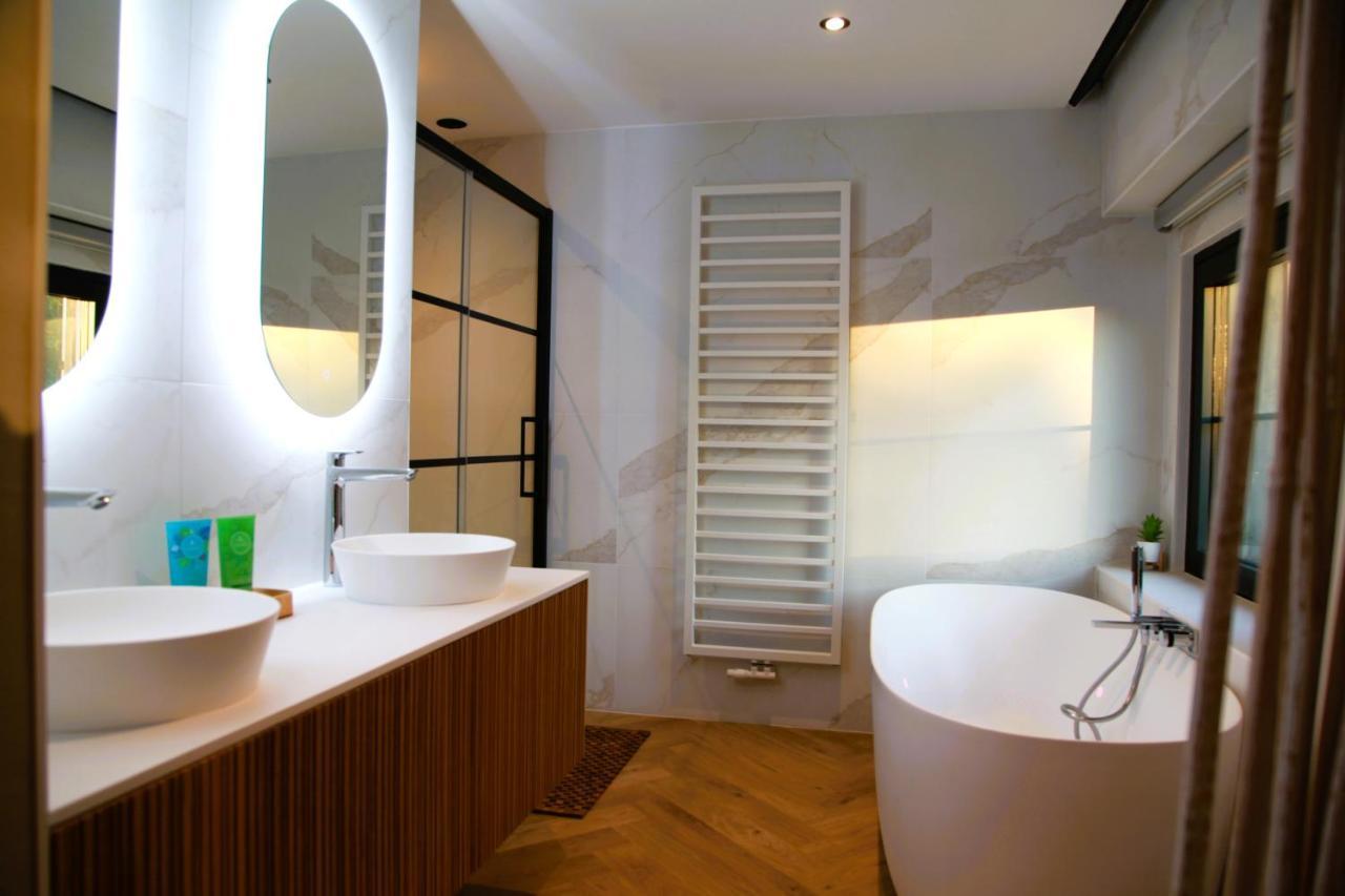 Dionbulles & Dionlodge Guesthouse, Private Wellness Pool In Option Chaumont-Gistoux Kültér fotó